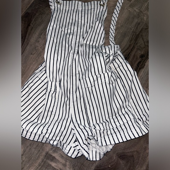Stripped, shorts overalls - Picture 2 of 9